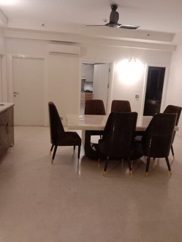 Team Area in 4 BHK Apartment at DLF The Crest, Sector 54 – for Rent