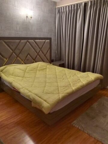 Bedroom in 4 BHK Apartment at DLF The Crest, Sector 54 – for Rent