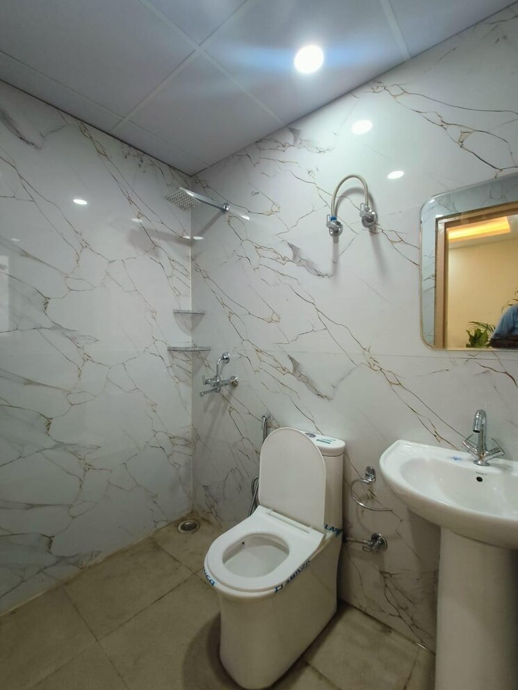 Bathroom, ameya-one 1 Bedroom 600 Sq.Ft. Builder Floor In Sector 42 Gurgaon 9133216