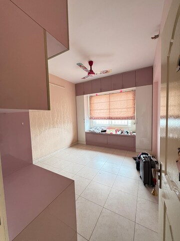 Room in 3.5 BHK Apartment at G Corp The Icon, Thanisandra Main Road – for Rent