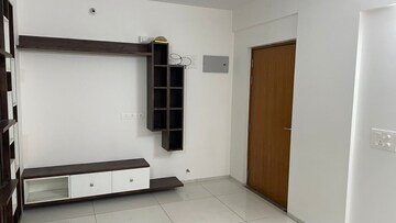 Room in 2 BHK Apartment at Arvind Skylands, Jakkuru – for Rent