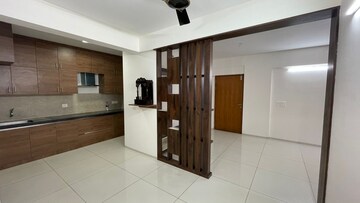 Room in 2 BHK Apartment at Arvind Skylands, Jakkuru – for Rent
