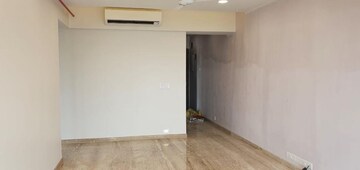 Room in 2 BHK Apartment at Imperial Heights Goregaon West, Goregaon West – for Rent