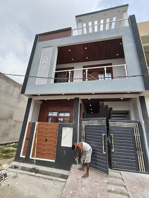 3 BHK Independent House For Sale in Jankipuram Extension