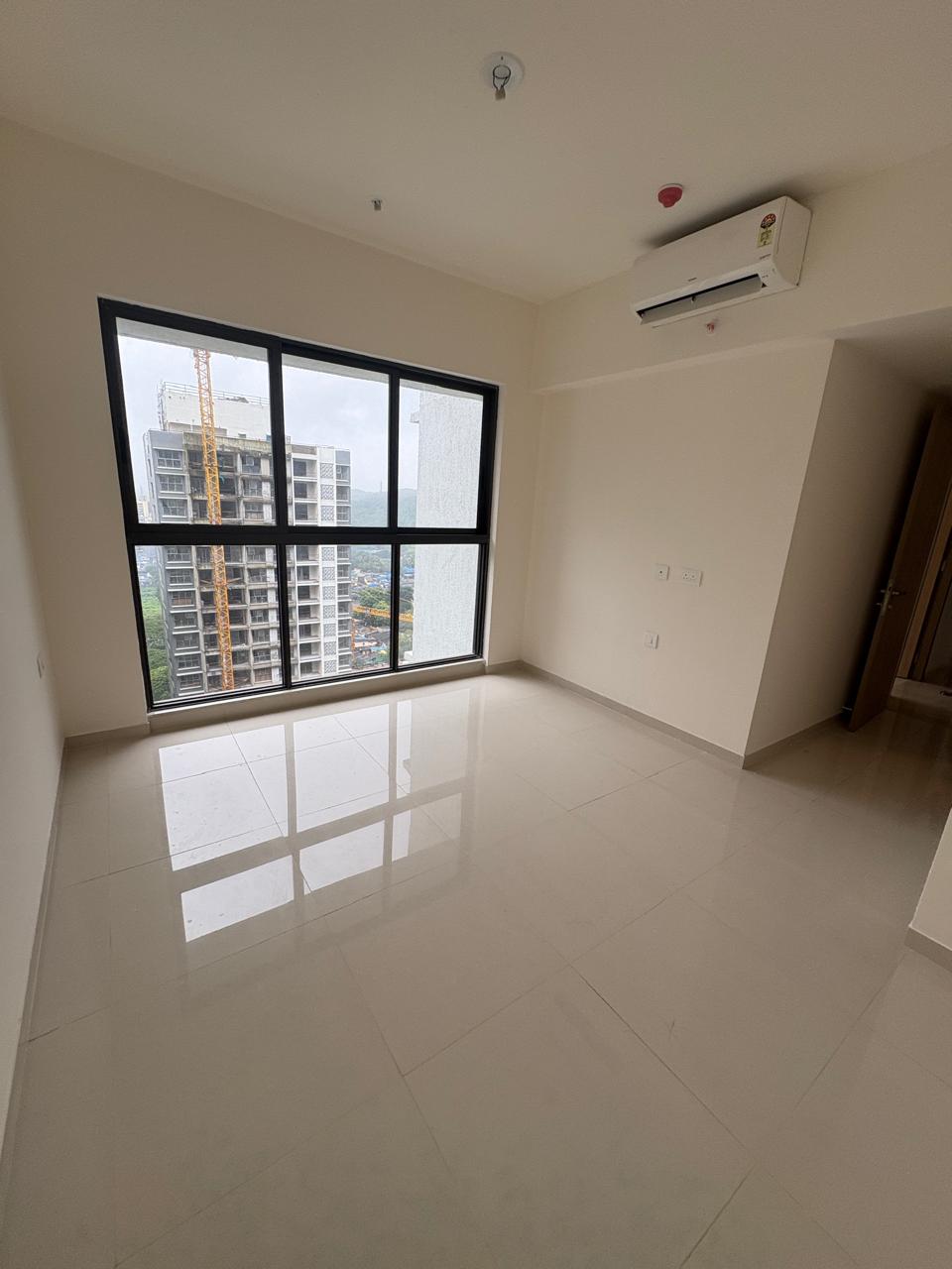 3.5 BHK + Servant Room Apartment For Sale in Raheja Reflections Eternity