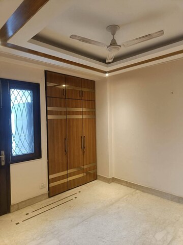 Room in 3 BHK Builder Floor at Kalkaji – for Rent