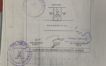 Plot For Sale in Mansarovar Extension
