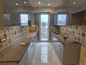 Kitchen in 2.5 BHK Builder Floor at RWA Apartments Sector 41, Sector 41 – for Rent