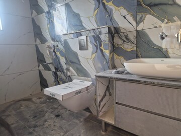 Bathroom in 2.5 BHK Builder Floor at RWA Apartments Sector 41, Sector 41 – for Rent