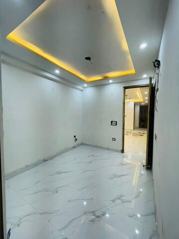 Room in 3 BHK Independent House at Chattarpur – for Sale