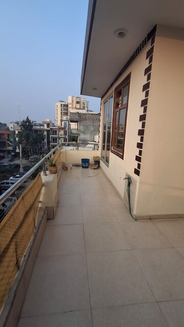 2 BHK Builder Floor For Rent in Sector 52