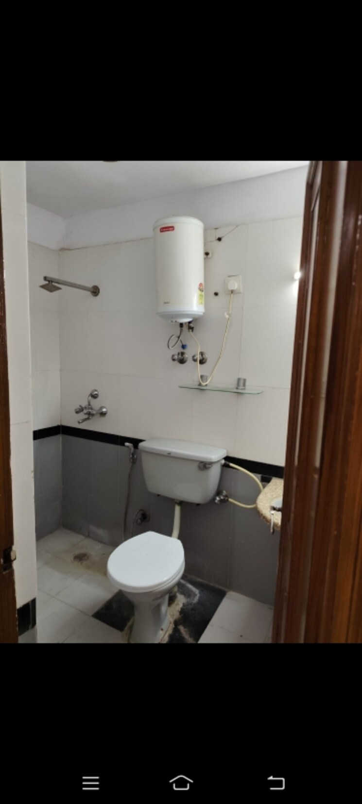 Bathroom, amrapali-royal 2 Bedroom 967 Sq.Ft. Apartment In Vaibhav Khand Ghaziabad 9133557