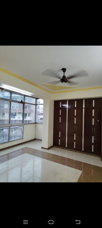 Room in 2 BHK Apartment at Amrapali Royal, Vaibhav Khand – for Rent
