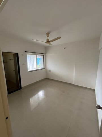 Room in 2 BHK Apartment at Colonnade Apartment, Kharadi – for Rent