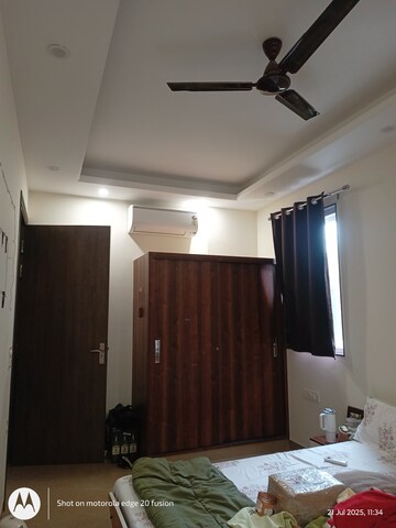 Furnished Amenities in 3 BHK Apartment at Avasiya Kalyankari Sanstha, Lajpat Nagar – for Rent