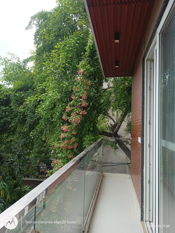 Balcony, avasiya-kalyankari-sanstha 3 Bedroom 1200 Sq.Ft. Apartment In Lajpat Nagar Delhi 9133579