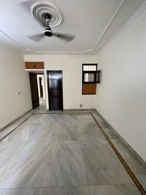 Room in 3.5 BHK Apartment at Sector 50 – for Sale