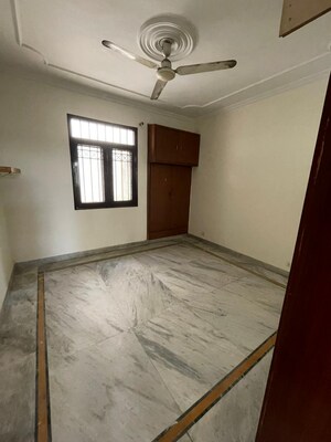 Room in 3.5 BHK Apartment at Sector 50 – for Sale