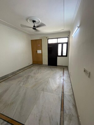 Room in 3.5 BHK Apartment at Sector 50 – for Sale