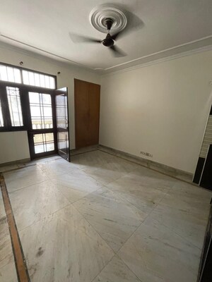 Room in 3.5 BHK Apartment at Sector 50 – for Sale