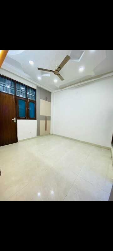 Room in 3 BHK Builder Floor at Soho Awas Apartments, Gyan Khand I – for Sale