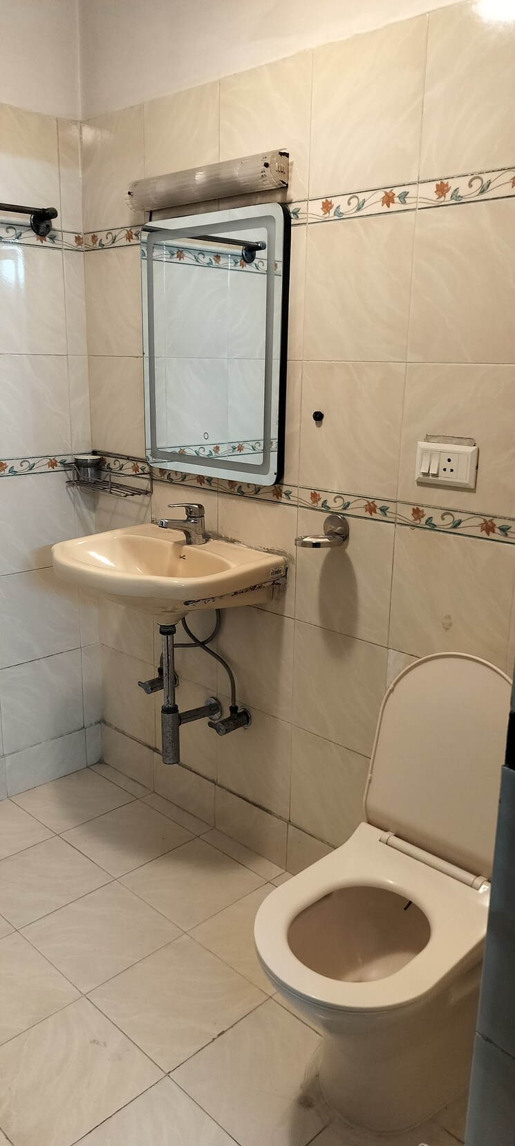 Master Bedroom, amrapali-exotica 4 Bedroom 2450 Sq.Ft. Apartment In Sector 50 Noida 9133594