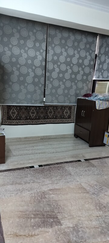 Kitchen in 4 BHK Apartment at Amrapali Exotica, Sector 50 – for Rent
