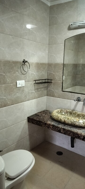 Bathroom in 4 BHK Apartment at Amrapali Exotica, Sector 50 – for Rent