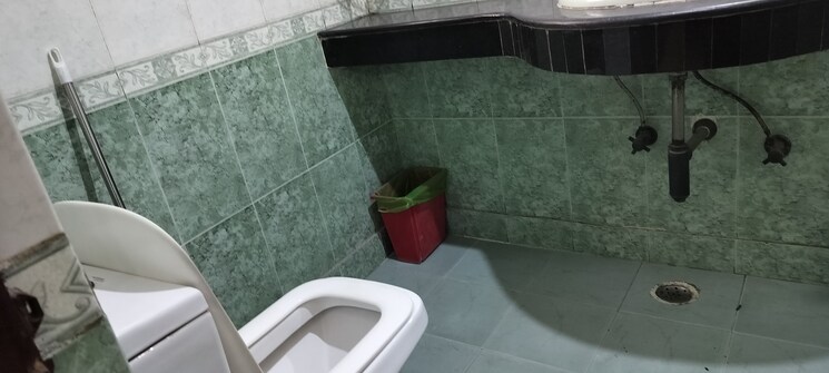 Bathroom, amrapali-exotica 4 Bedroom 2450 Sq.Ft. Apartment In Sector 50 Noida 9133594