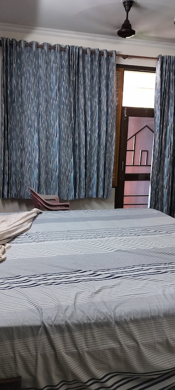 Bedroom in 4 BHK Apartment at Amrapali Exotica, Sector 50 – for Rent