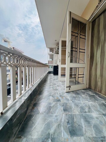 Balcony in 3 BHK Builder Floor at Ansal Sushant Lok I, Sector 43 – for Rent