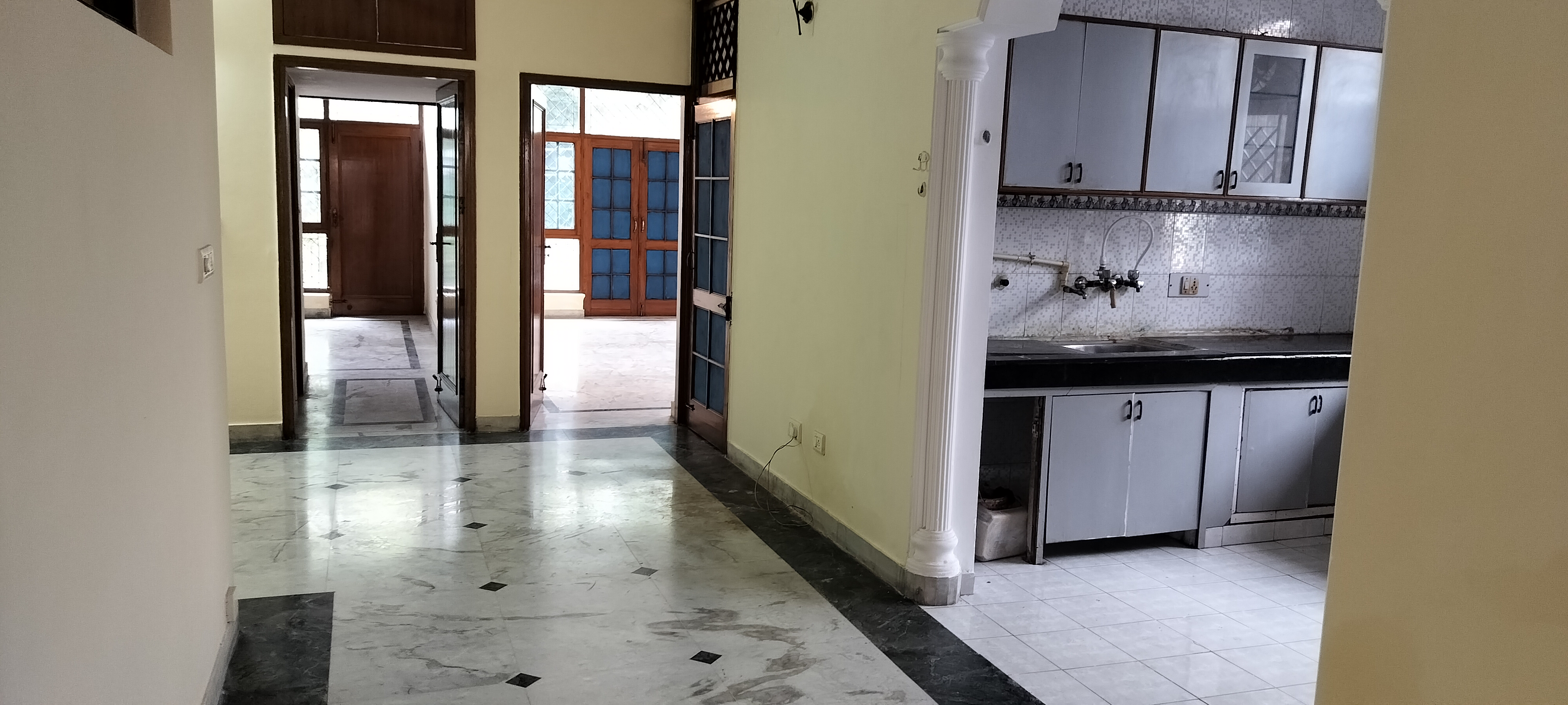 3 BHK + Pooja Room Independent House For Rent in RWA Apartments Sector 40