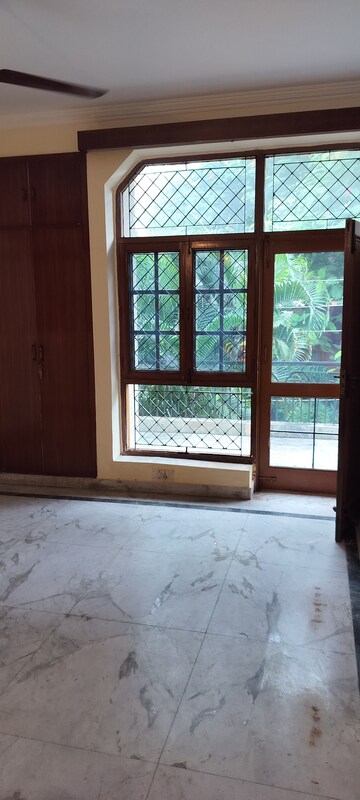 Room in 3 BHK Independent House at RWA Apartments Sector 40, Sector 40 – for Rent