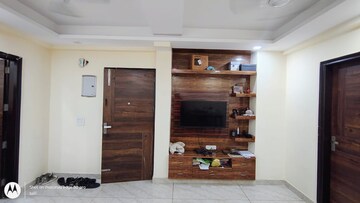 Furnished Amenities in 2 BHK Apartment at Maple Heights, Sector 43 – for Rent
