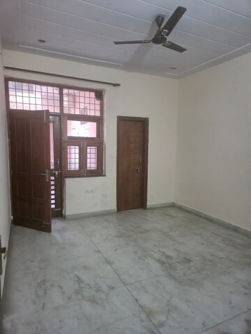 Room in 2 BHK Independent House at Sector 46 – for Rent