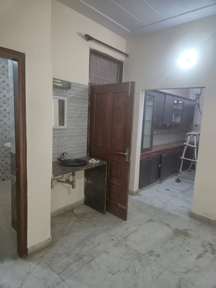 Room, sector 46 2 Bedroom 160 Sq.Yd. Independent House In Sector 46 Gurgaon 9133622