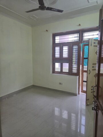 Room in 2 BHK Builder Floor at Sector 46 – for Rent