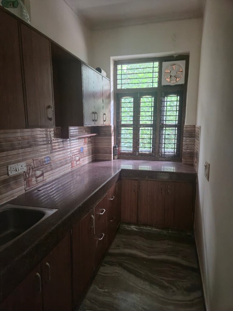 Kitchen, sector 46 2 Bedroom 160 Sq.Yd. Builder Floor In Sector 46 Gurgaon 9133626