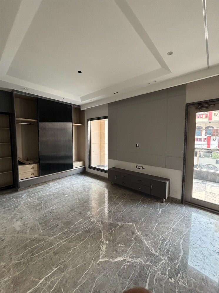 Room, janakpuri 4 Bedroom 2025 Sq.Ft. Builder Floor In Janakpuri Delhi 9133631