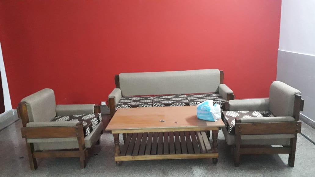 3 BHK Builder Floor For Rent in Sector 46