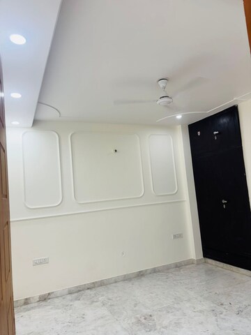 Furnished Amenities in 3 BHK Builder Floor at Sector 46 – for Rent