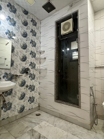 Bathroom in 3 BHK Builder Floor at Sector 46 – for Rent