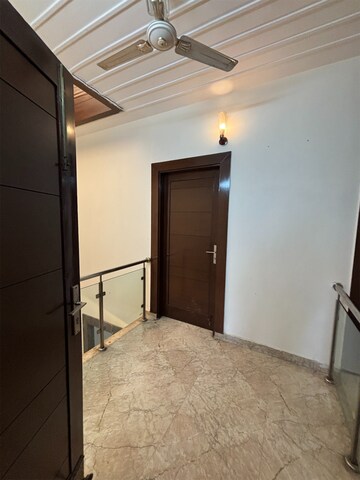  3.5 BHK Builder Floor at Janakpuri – for Rent