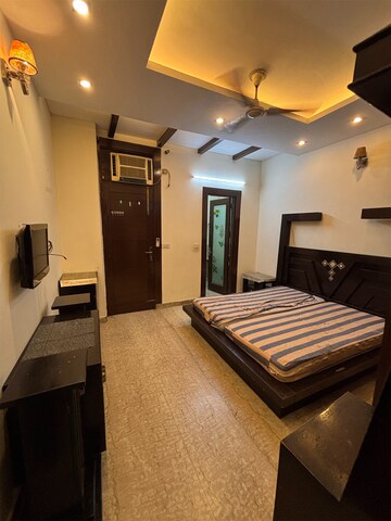 Bedroom in 3.5 BHK Builder Floor at Janakpuri – for Rent