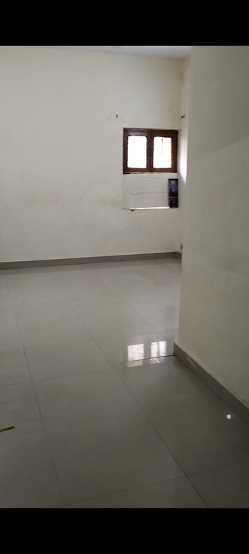 Room in 2 BHK Independent House at RWA Apartments Sector 19, Sector 19 – for Rent