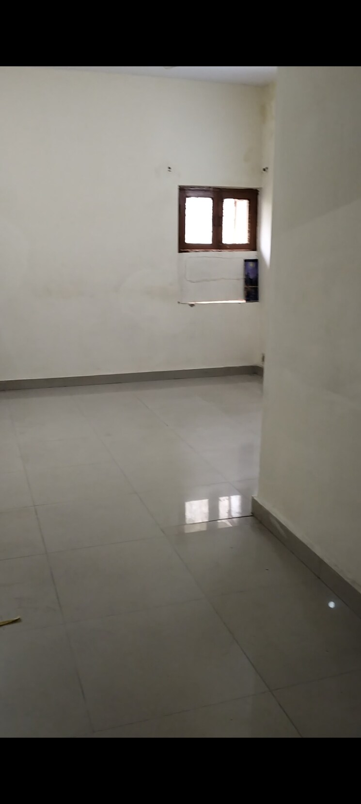 Room, rwa-apartments-sector-19 2 Bedroom 1950 Sq.Ft. Independent House In Sector 19 Noida 9133667