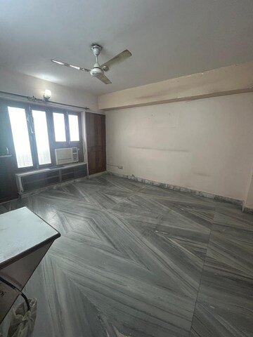 Room in 2 BHK Apartment at Kalyan Apartment, Indira Nagar – for Rent