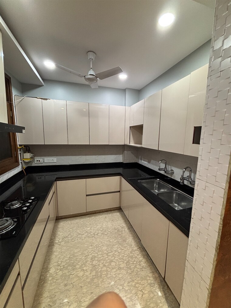 Kitchen, janakpuri 3 Bedroom 1350 Sq.Ft. Builder Floor In Janakpuri Delhi 9133675