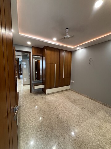 Room in 3 BHK Builder Floor at Janakpuri – for Sale