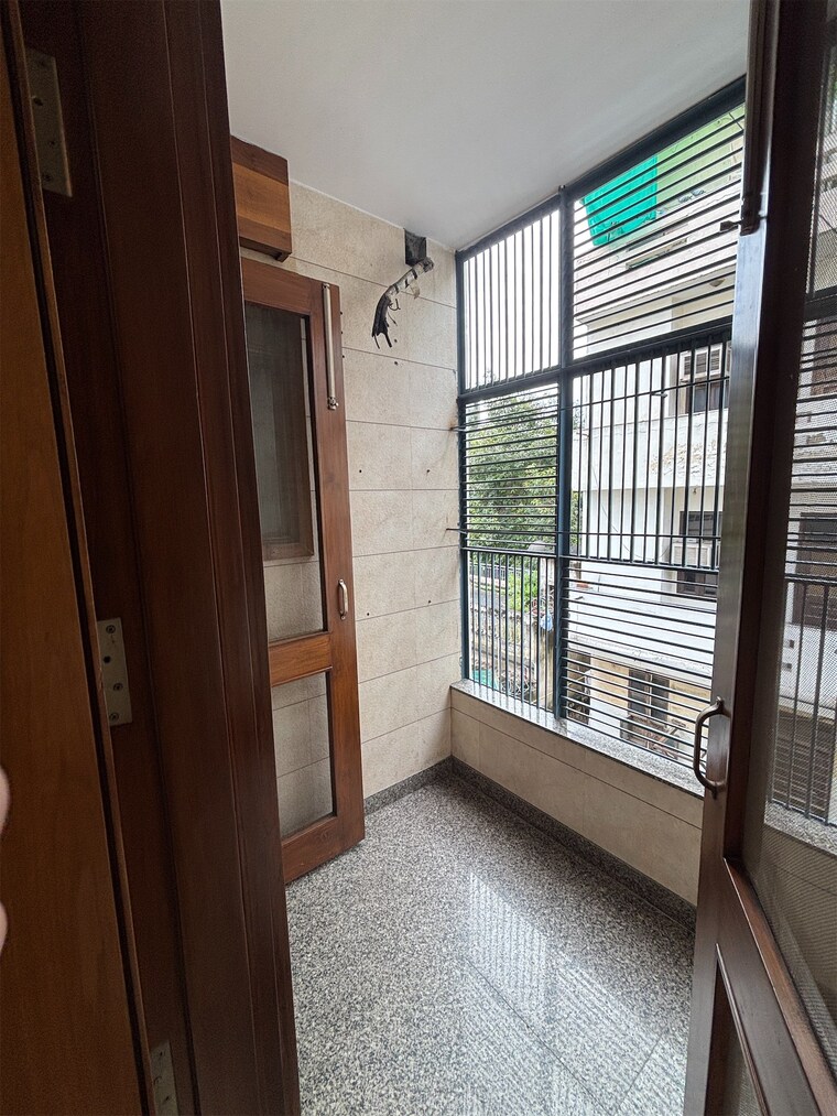 Balcony, janakpuri 3 Bedroom 1350 Sq.Ft. Builder Floor In Janakpuri Delhi 9133675